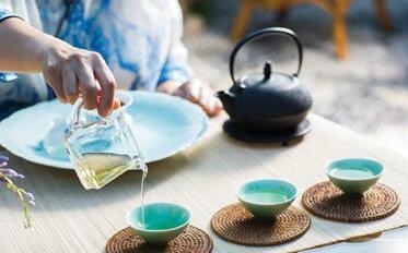 春日饮茶，养生养颜两相宜